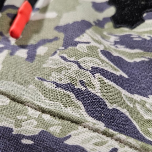 Under Armour Project Rock Veterans Day Fleece Hoodie Women's Size XS 1373610 - Picture 2 of 11